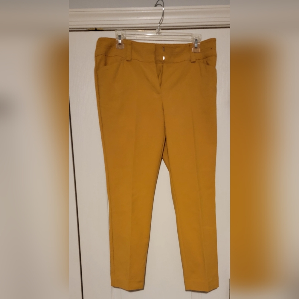 Mustard Capri